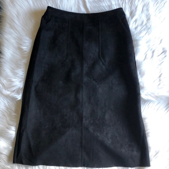 Black Faux suede skirt - Picture 2 of 6